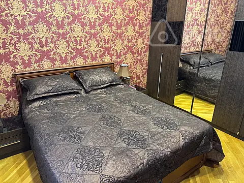 Kirayə verilir 4 otaqlı yeni tikili 130 m²