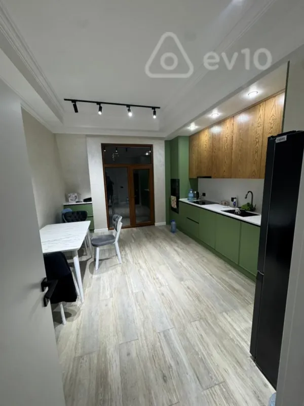Kirayə verilir 2 otaqlı yeni tikili 71 m²