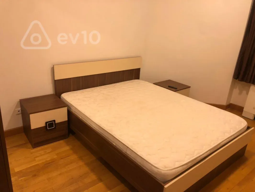 Kirayə verilir 4 otaqlı yeni tikili 220 m²