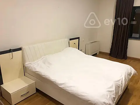 Kirayə verilir 4 otaqlı yeni tikili 220 m²