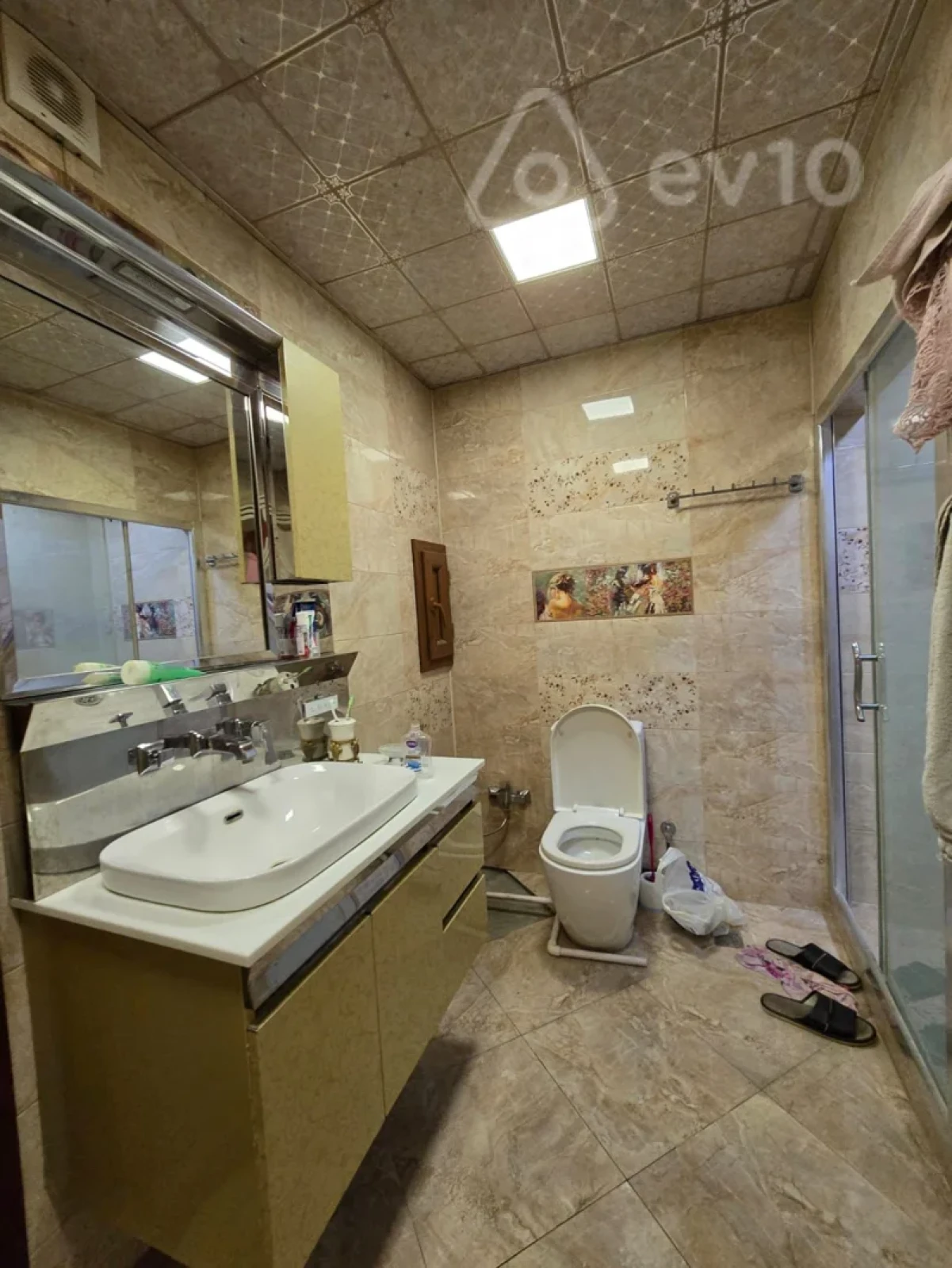 Kirayə verilir 3 otaqlı yeni tikili 140 m²