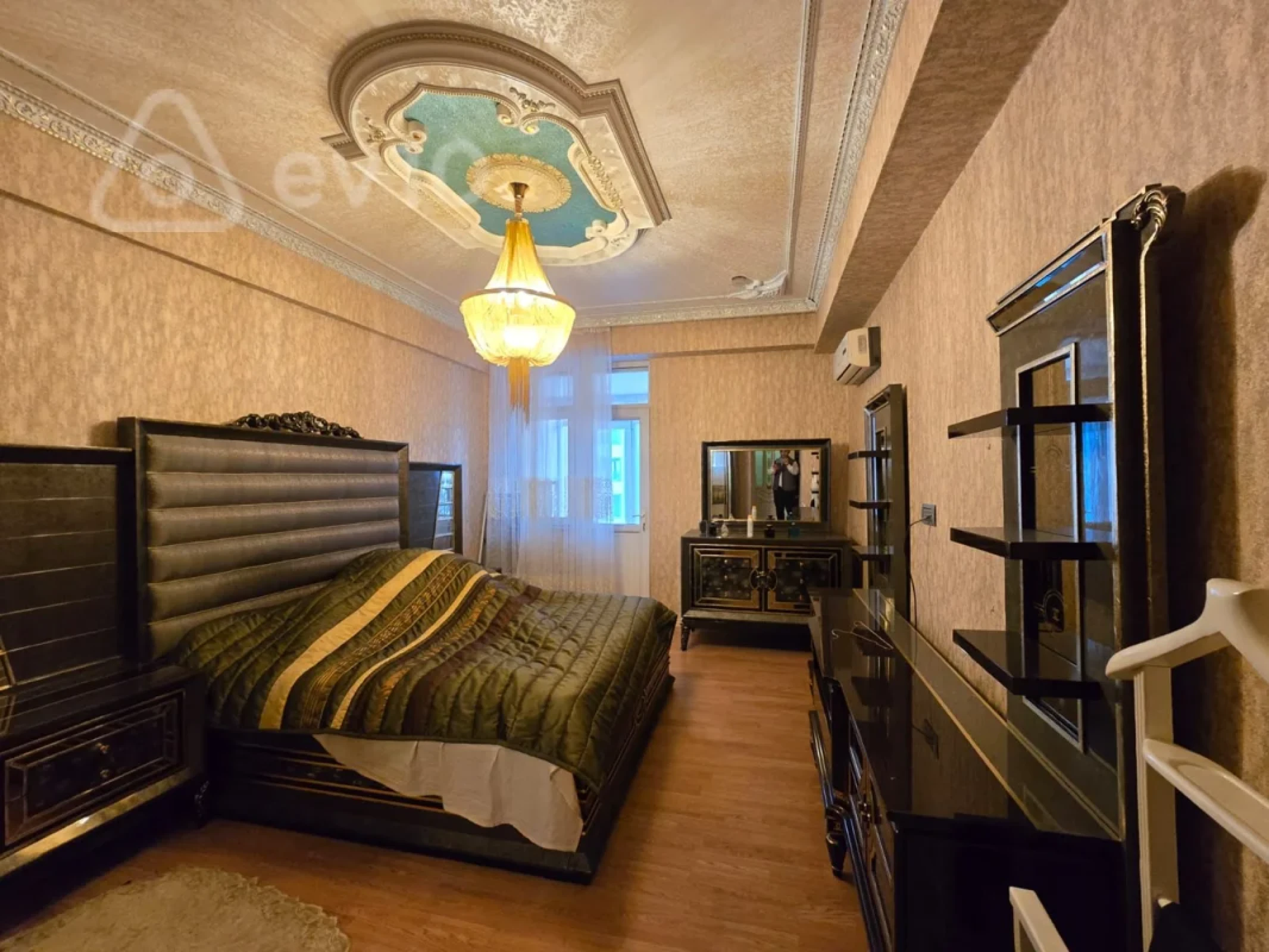 Kirayə verilir 3 otaqlı yeni tikili 140 m²