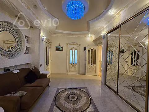Kirayə verilir 3 otaqlı yeni tikili 140 m²