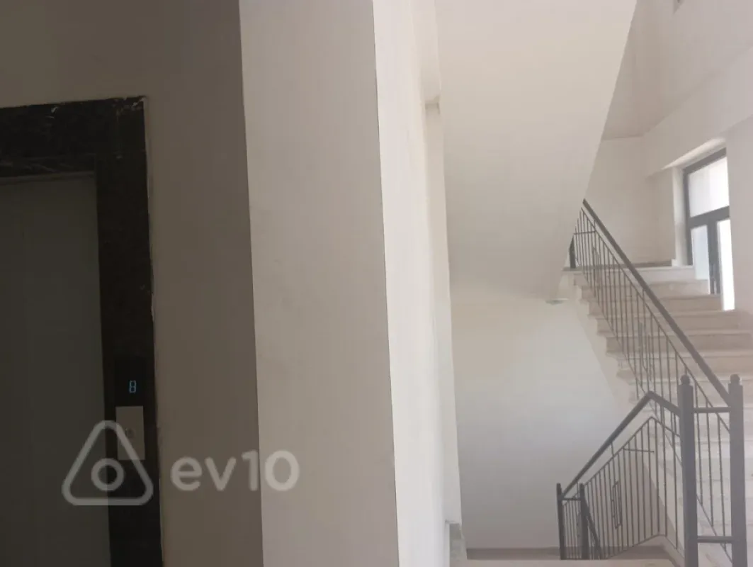 Satılır 4 otaqlı yeni tikili 152 m²