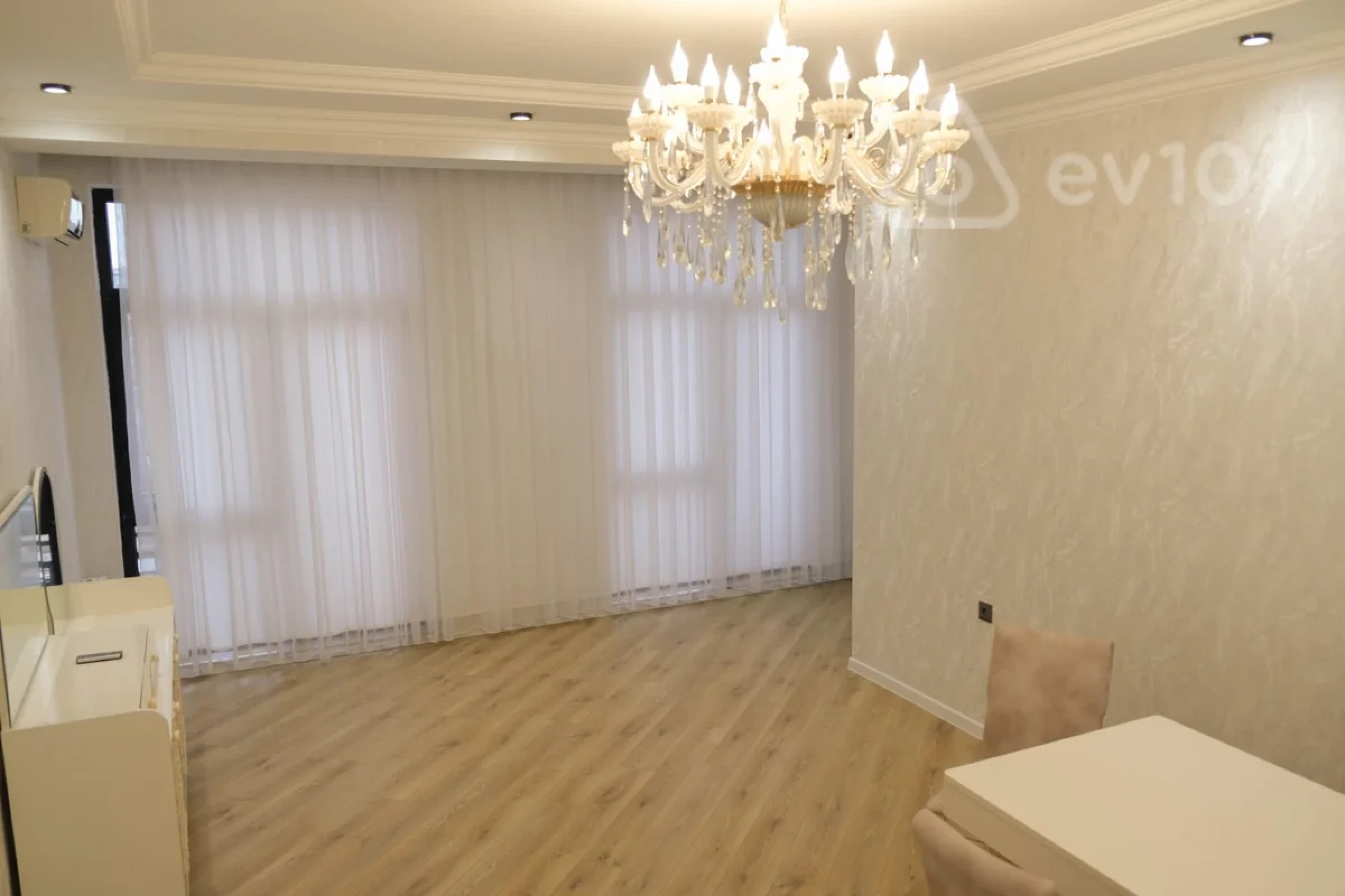 Satılır 4 otaqlı yeni tikili 152 m²