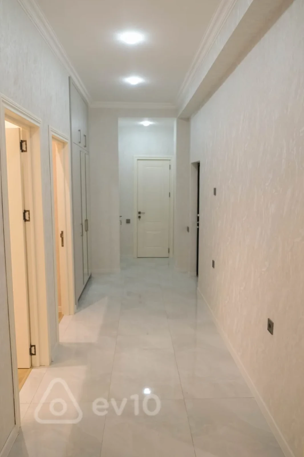 Satılır 4 otaqlı yeni tikili 152 m²