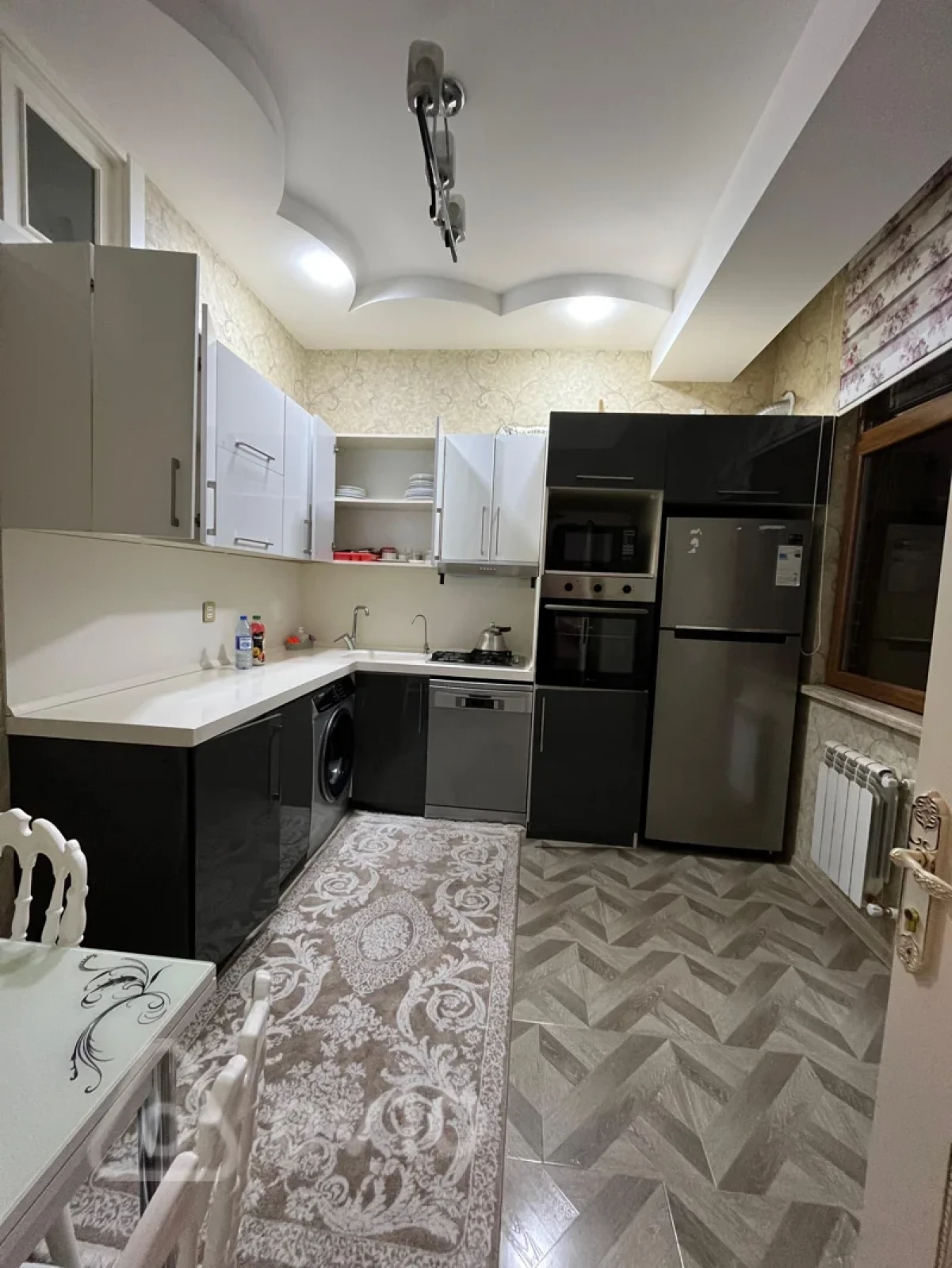 Kirayə verilir 2 otaqlı yeni tikili 80 m²