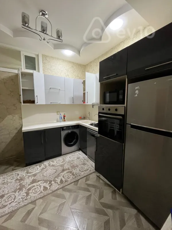 Kirayə verilir 2 otaqlı yeni tikili 80 m²
