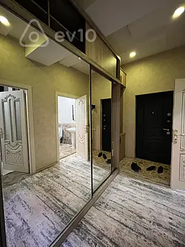Kirayə verilir 2 otaqlı yeni tikili 80 m²