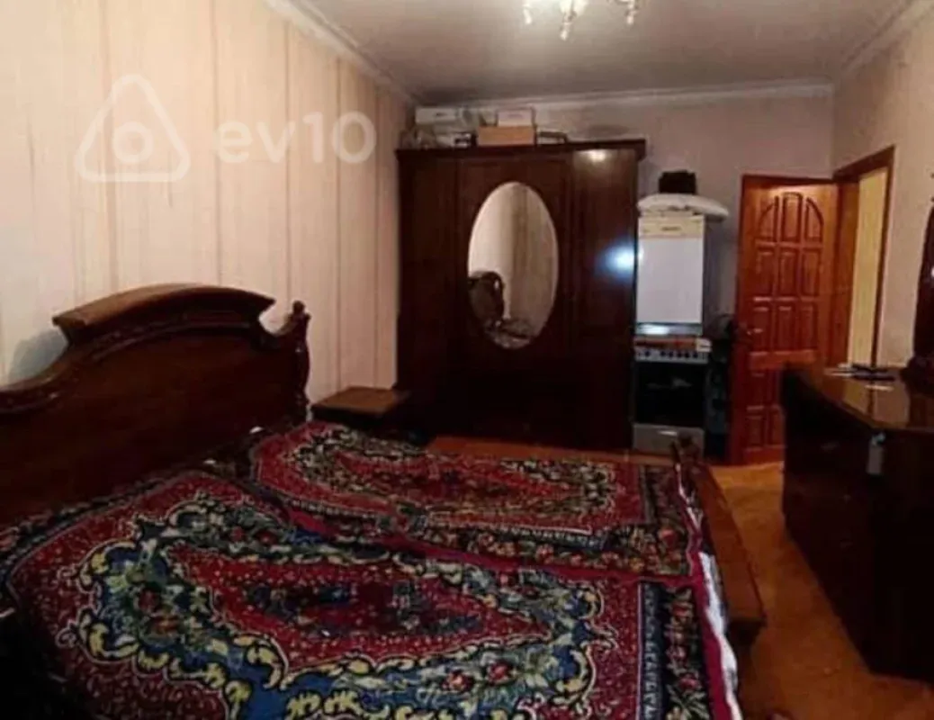 Kirayə verilir 3 otaqlı köhnə tikili 85 m²