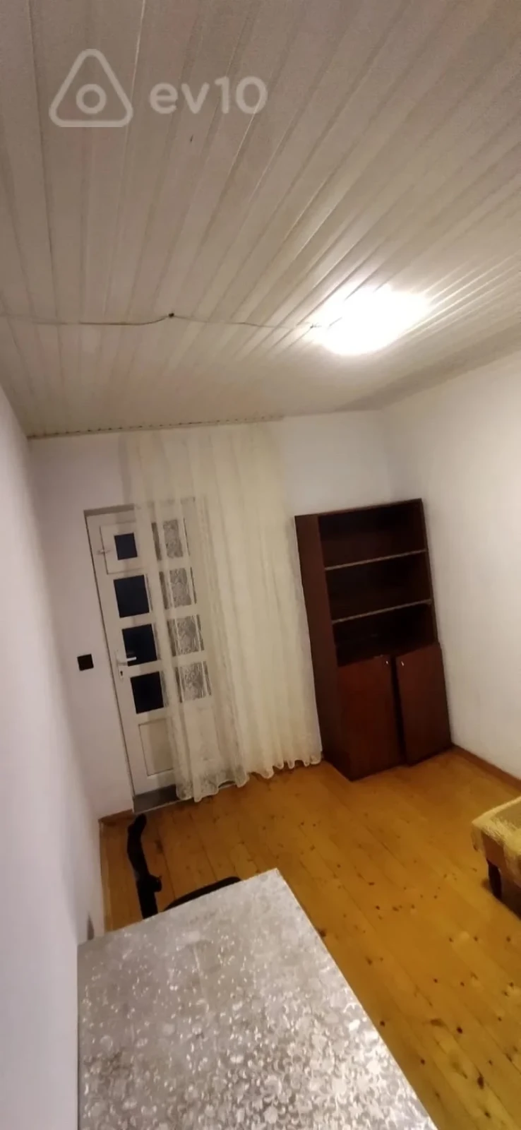 Kirayə verilir 3 otaqlı köhnə tikili 85 m²