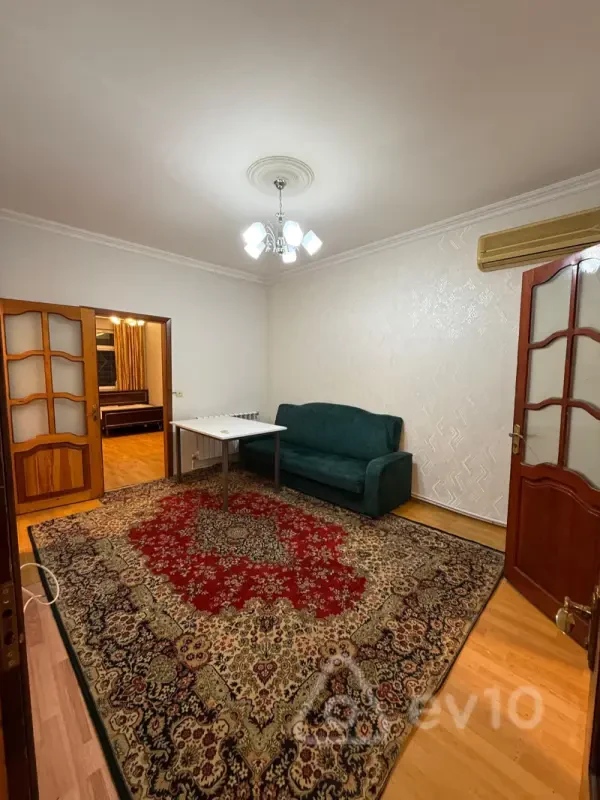 Satılır 3 otaqlı köhnə tikili 53 m²