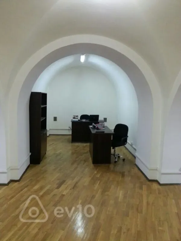 Satılır mənzil 190 m²