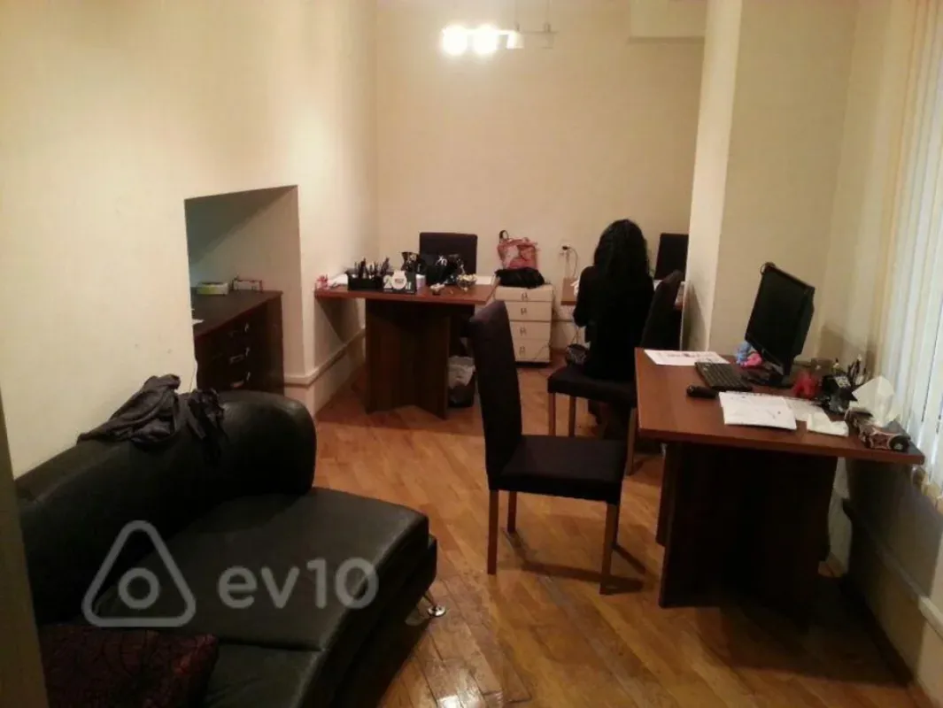 Satılır mənzil 190 m²