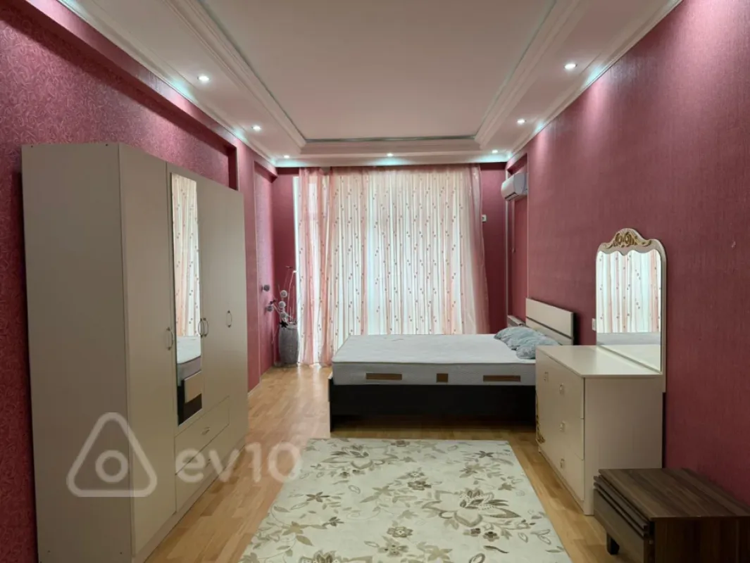 Kirayə verilir 3 otaqlı yeni tikili 124 m²