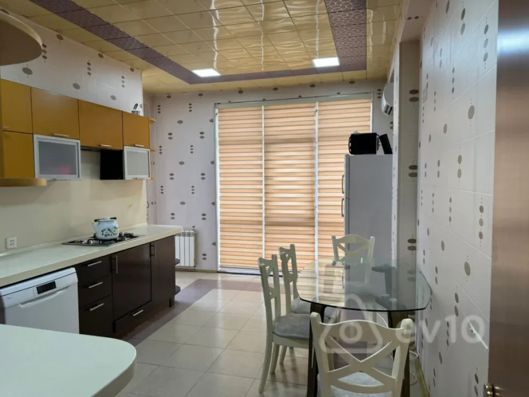 Kirayə verilir 3 otaqlı yeni tikili 124 m²