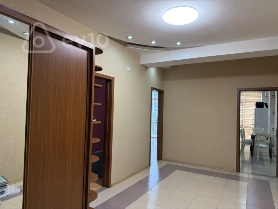 Kirayə verilir 3 otaqlı yeni tikili 124 m²