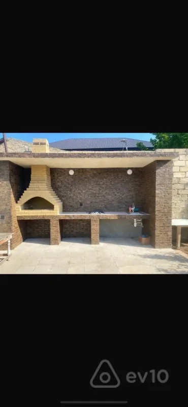 Satılır 6 otaqlı həyət evi 210 m²