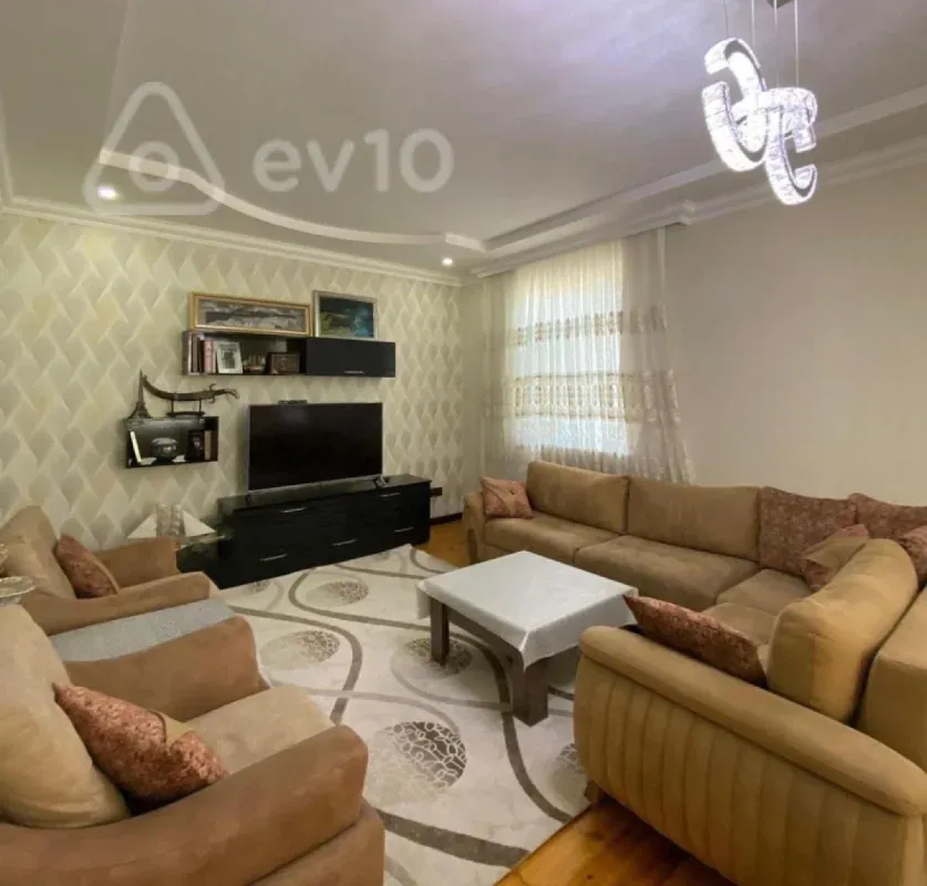Satılır 6 otaqlı həyət evi 210 m²