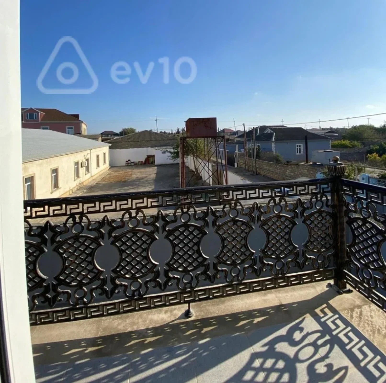 Satılır 6 otaqlı həyət evi 210 m²