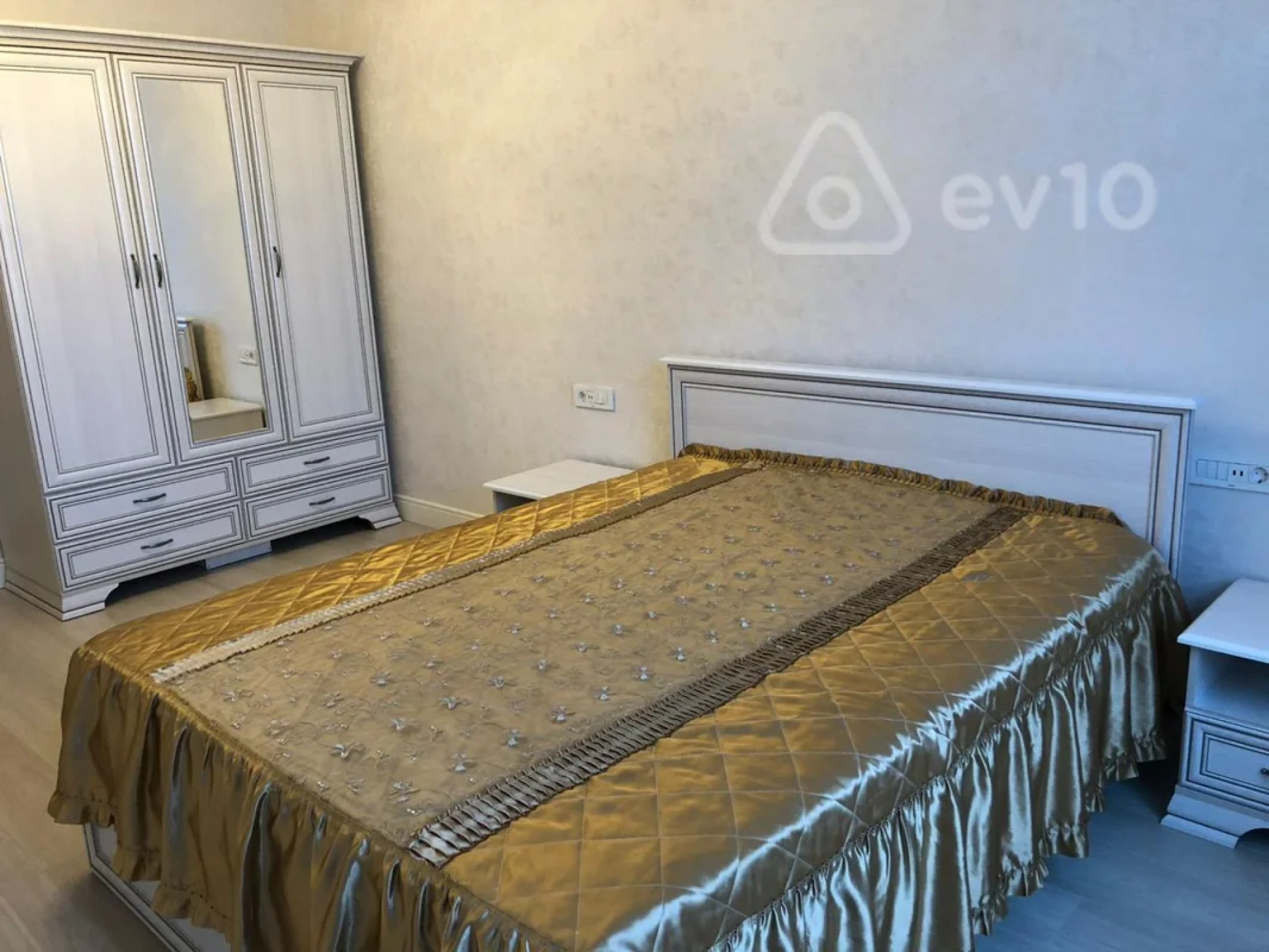 Kirayə verilir 2 otaqlı yeni tikili 86 m²