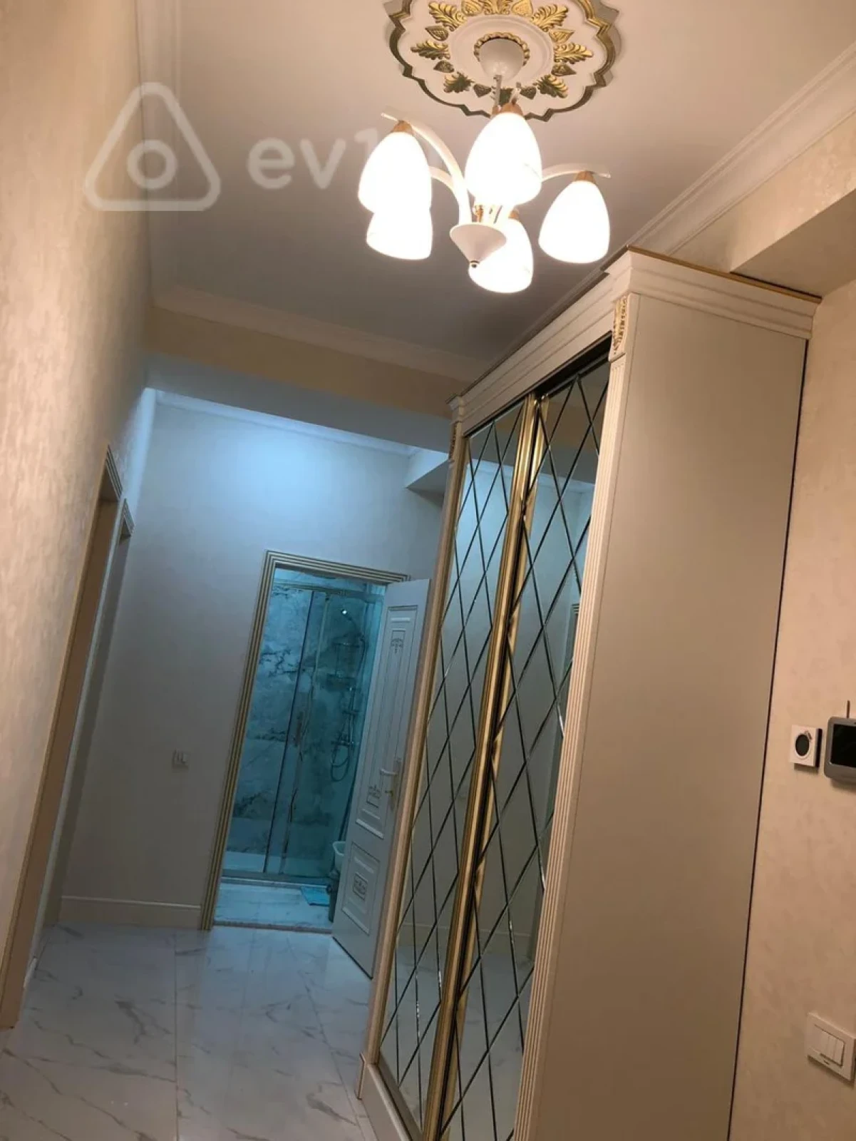Kirayə verilir 2 otaqlı yeni tikili 86 m²