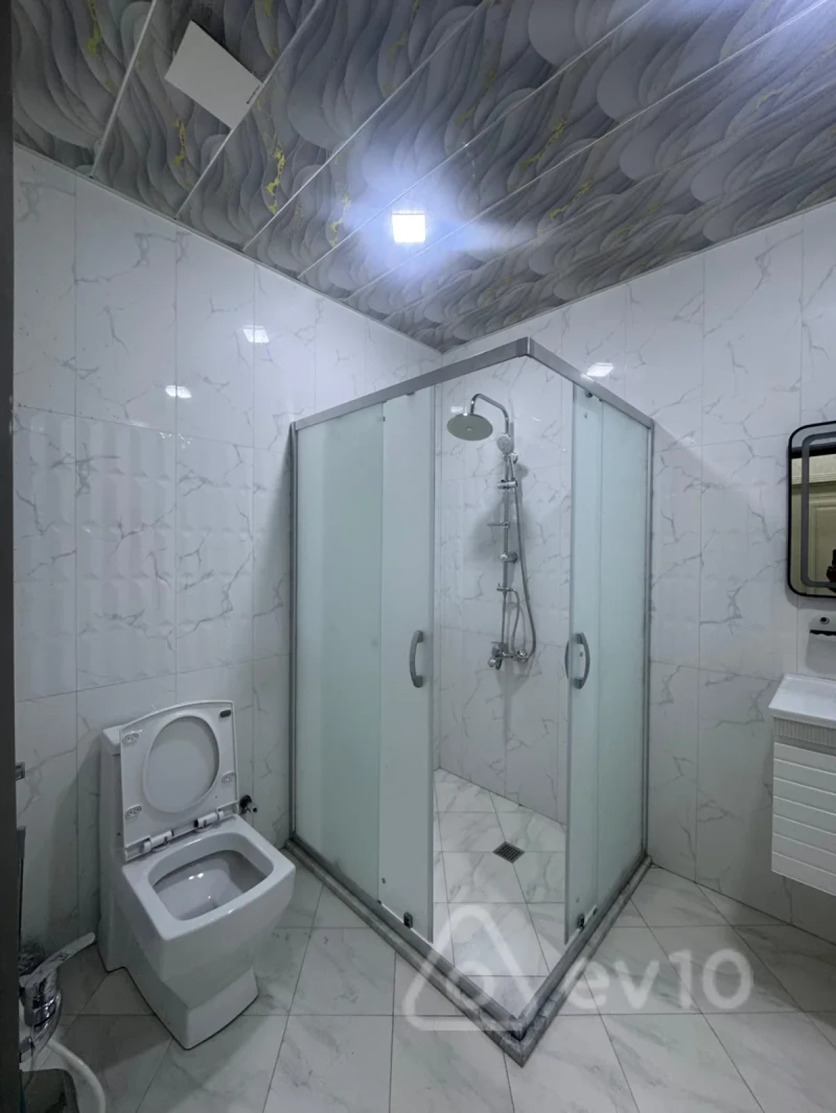 Kirayə verilir 3 otaqlı yeni tikili 100 m²