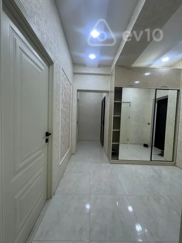 Kirayə verilir 3 otaqlı yeni tikili 100 m²