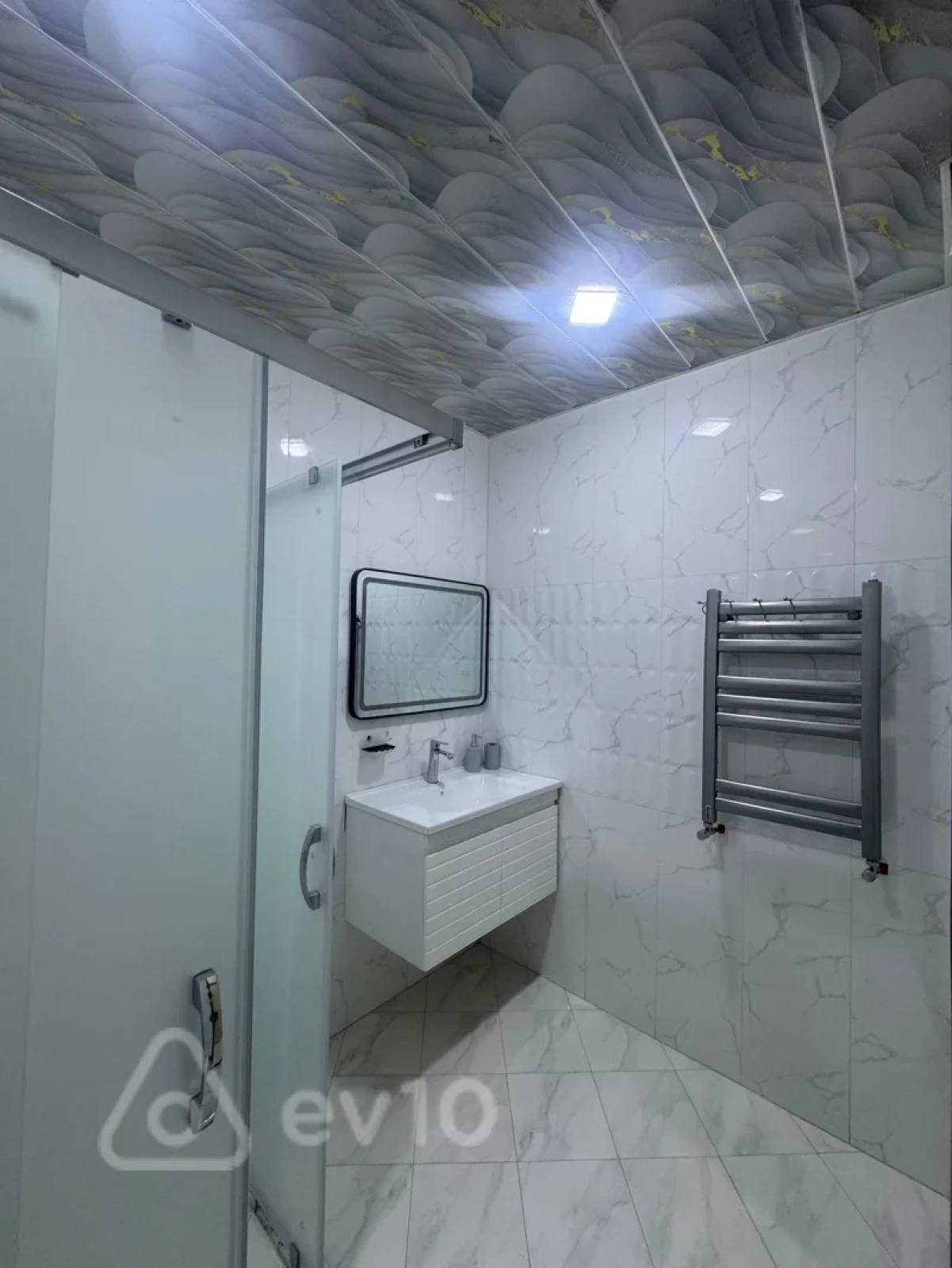 Kirayə verilir 3 otaqlı yeni tikili 100 m²