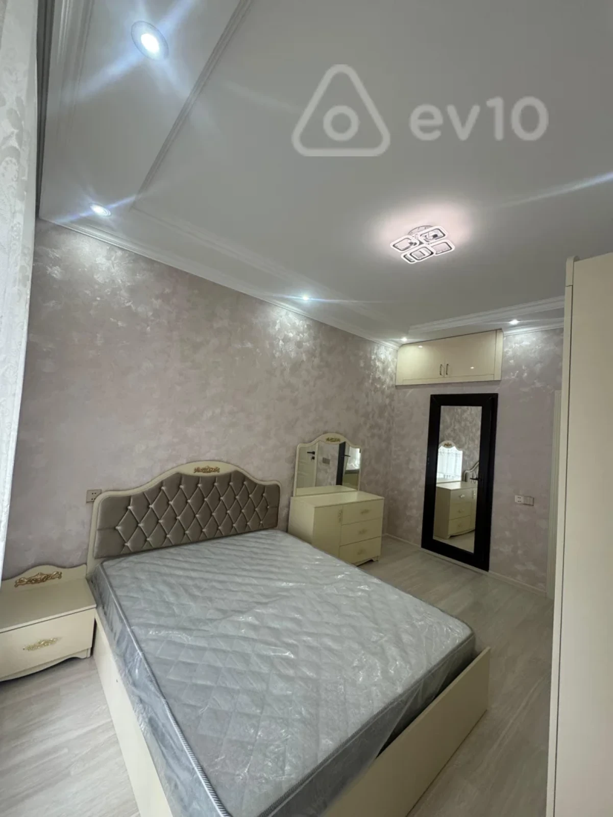 Kirayə verilir 3 otaqlı yeni tikili 100 m²