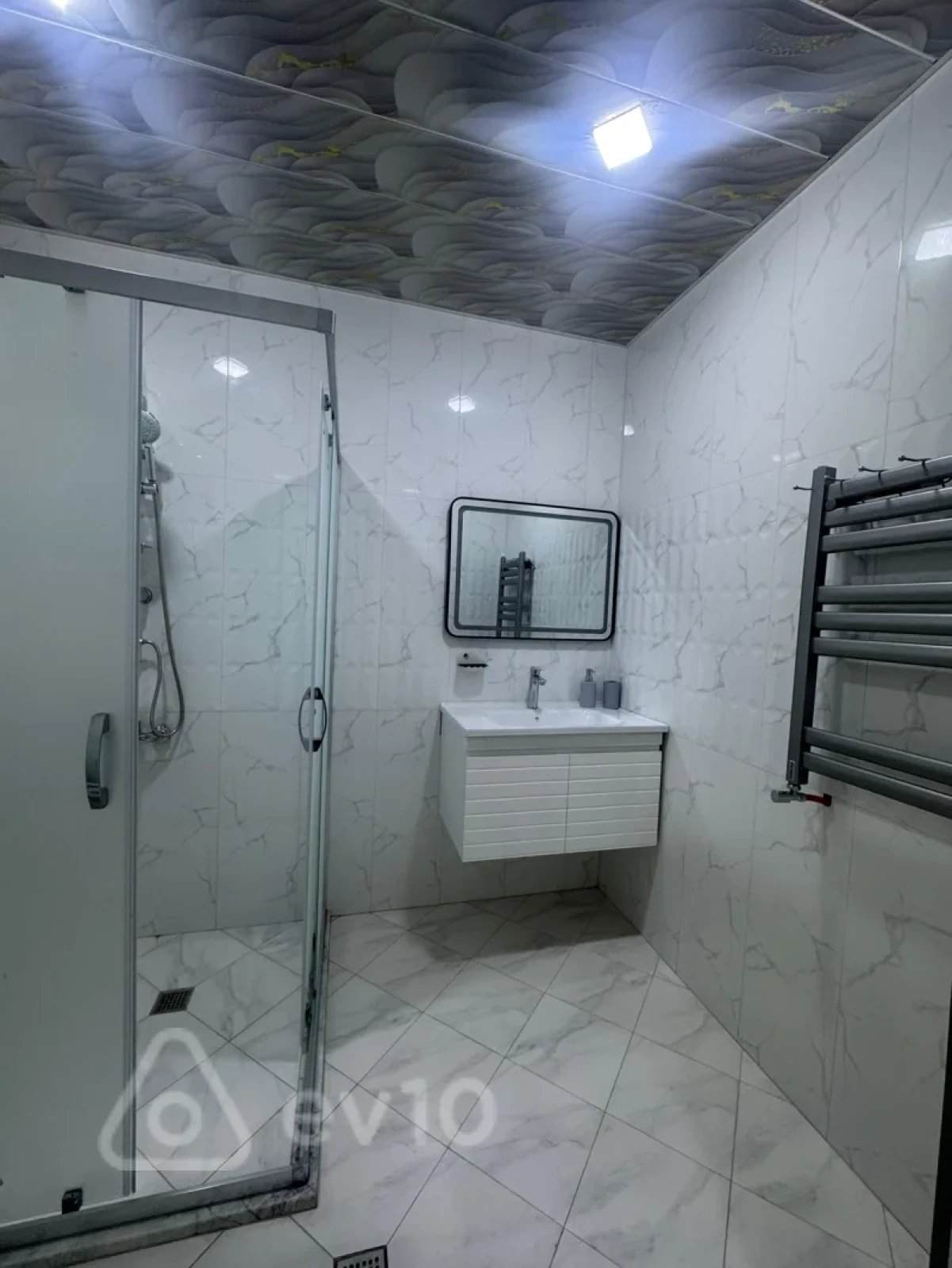 Kirayə verilir 3 otaqlı yeni tikili 100 m²