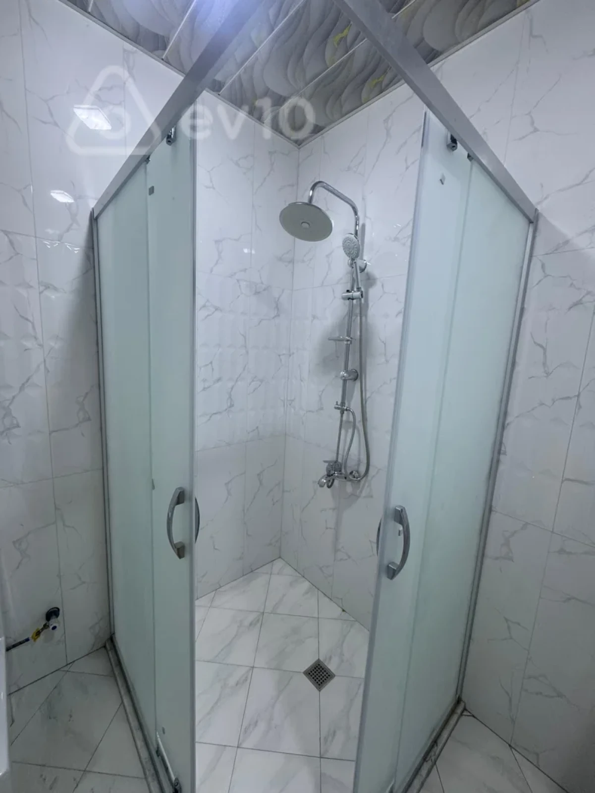 Kirayə verilir 3 otaqlı yeni tikili 100 m²