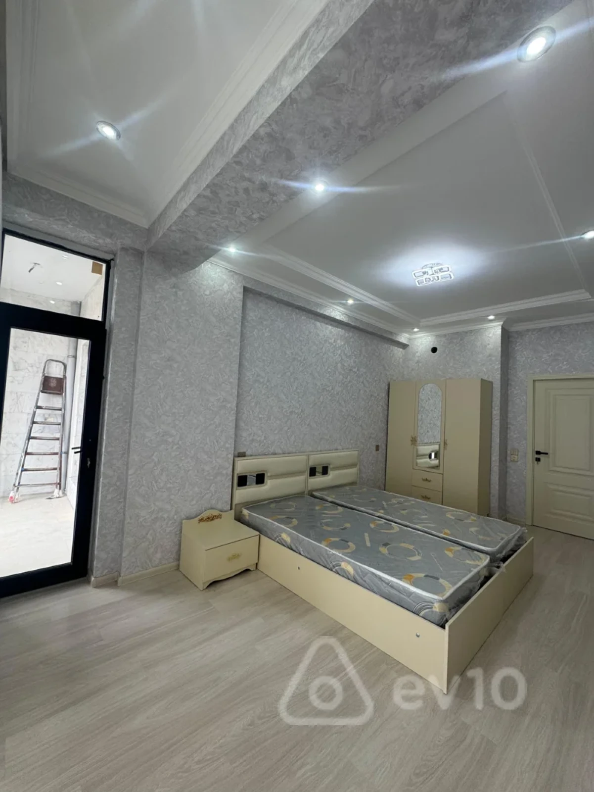 Kirayə verilir 3 otaqlı yeni tikili 100 m²