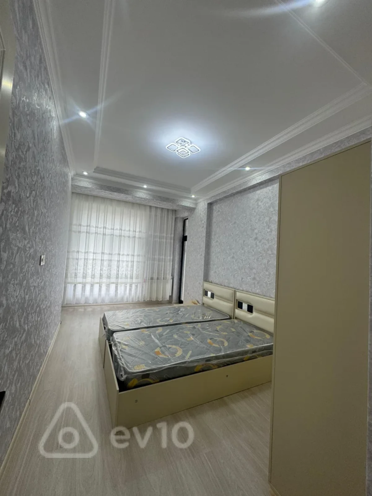 Kirayə verilir 3 otaqlı yeni tikili 100 m²