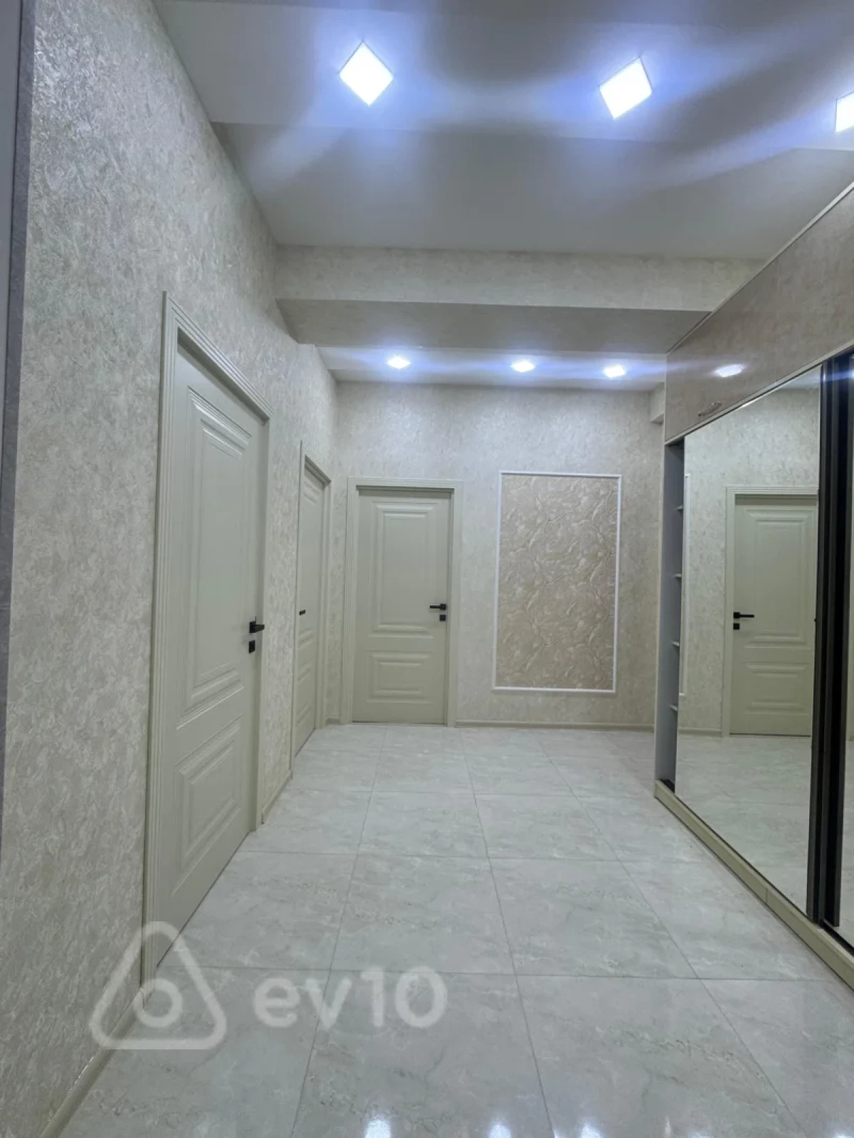 Kirayə verilir 3 otaqlı yeni tikili 100 m²