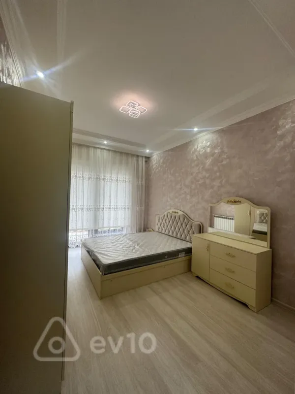 Kirayə verilir 3 otaqlı yeni tikili 100 m²