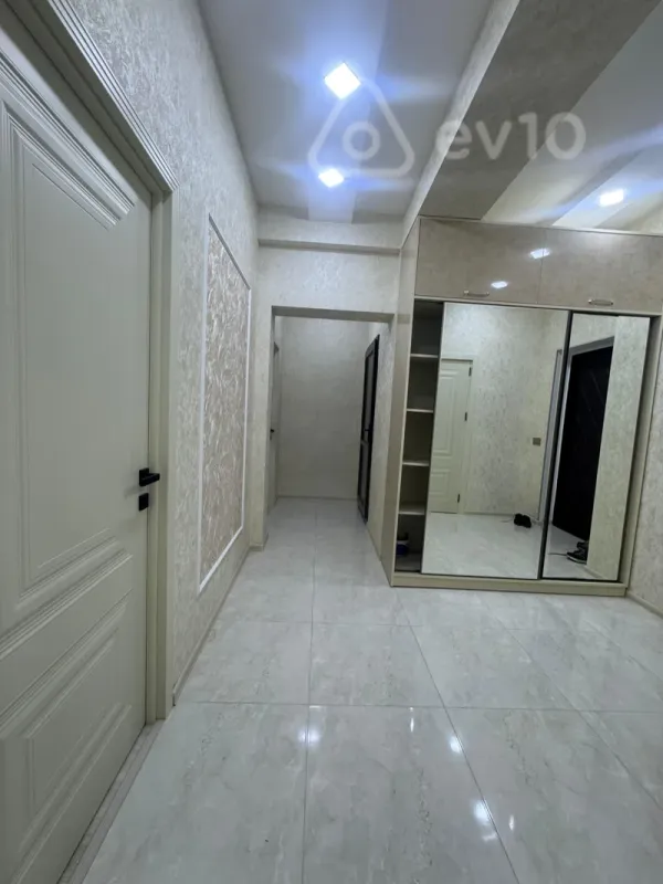 Kirayə verilir 3 otaqlı yeni tikili 100 m²