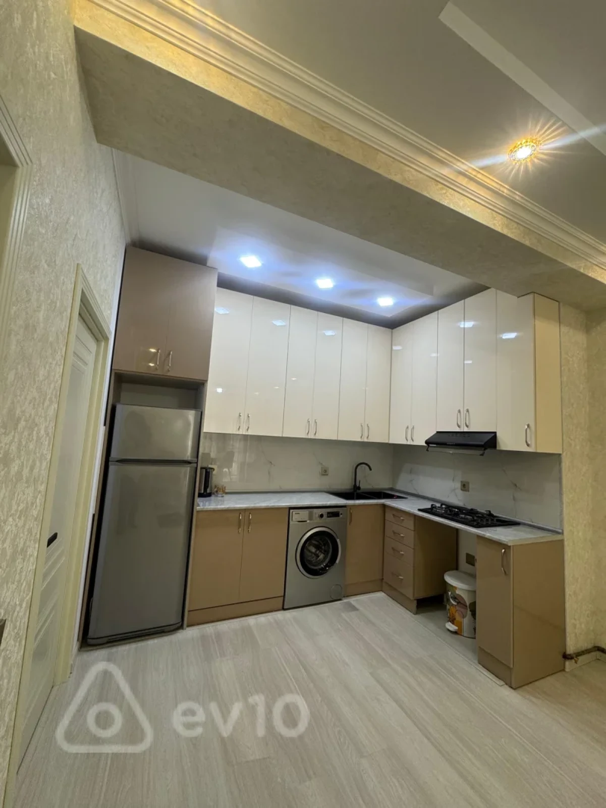 Kirayə verilir 3 otaqlı yeni tikili 100 m²