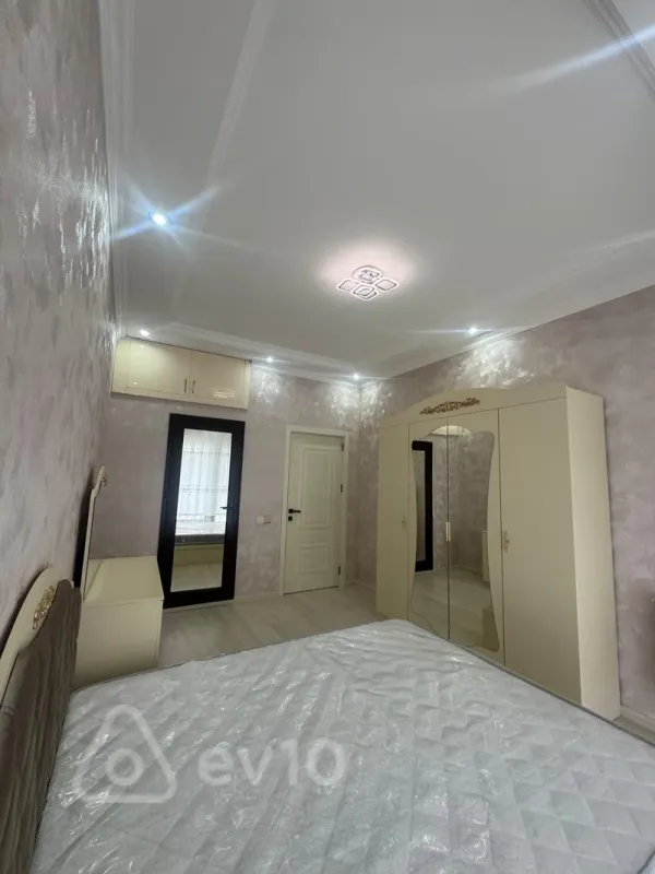 Kirayə verilir 3 otaqlı yeni tikili 100 m²