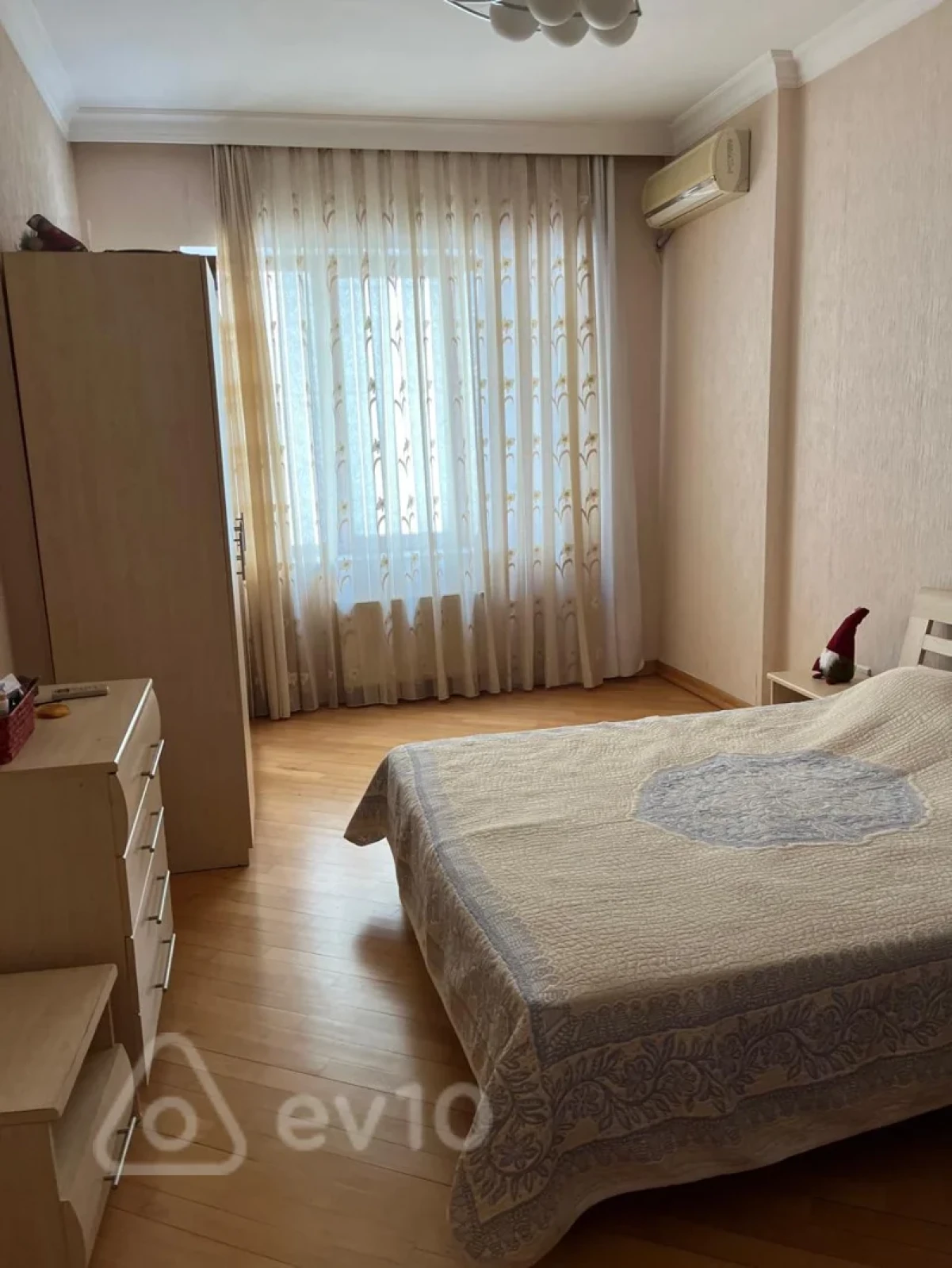 Kirayə verilir 3 otaqlı yeni tikili 128 m²