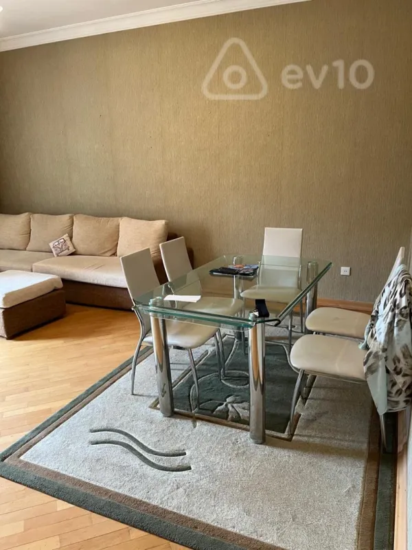 Kirayə verilir 3 otaqlı yeni tikili 128 m²