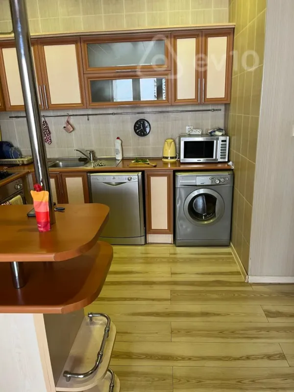 Kirayə verilir 3 otaqlı yeni tikili 128 m²