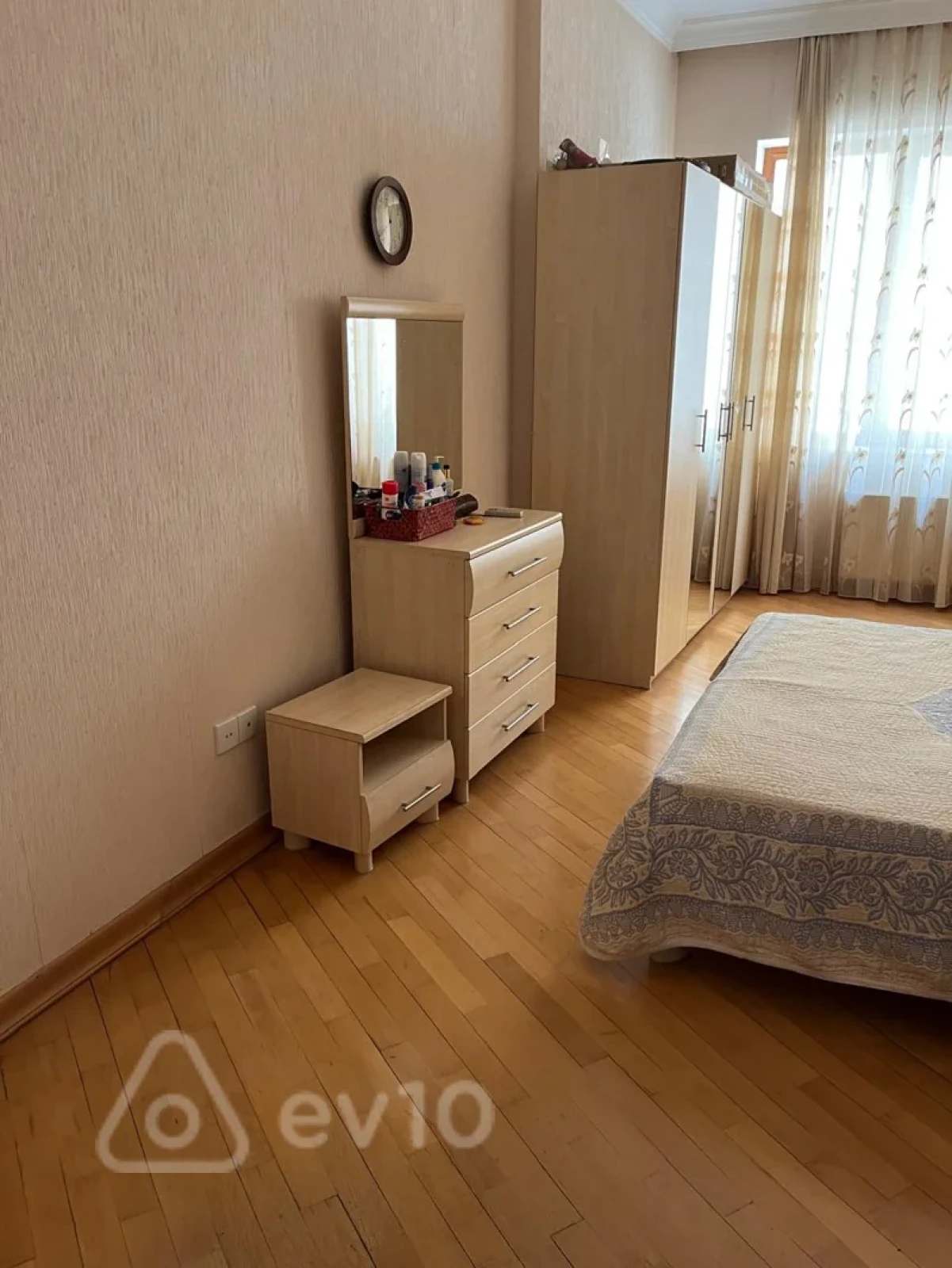 Kirayə verilir 3 otaqlı yeni tikili 128 m²