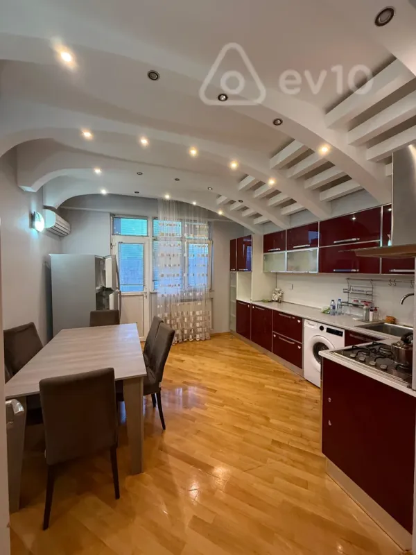 Satılır 2 otaqlı yeni tikili 90 m²