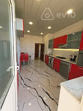 Kirayə verilir 3 otaqlı yeni tikili 65 m²