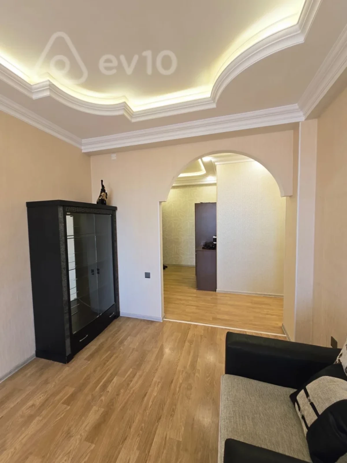 Kirayə verilir 3 otaqlı yeni tikili 65 m²