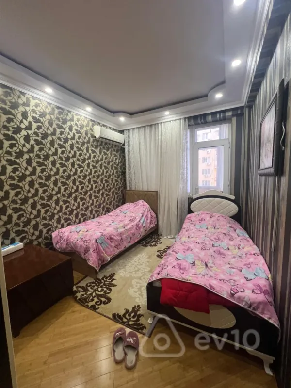 Kirayə verilir 2 otaqlı yeni tikili 110 m²