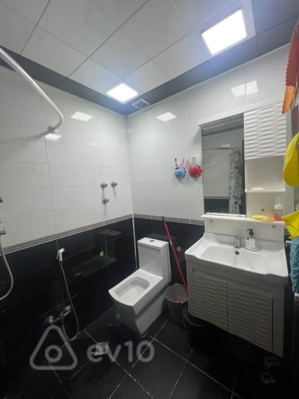 Kirayə verilir 2 otaqlı yeni tikili 110 m²