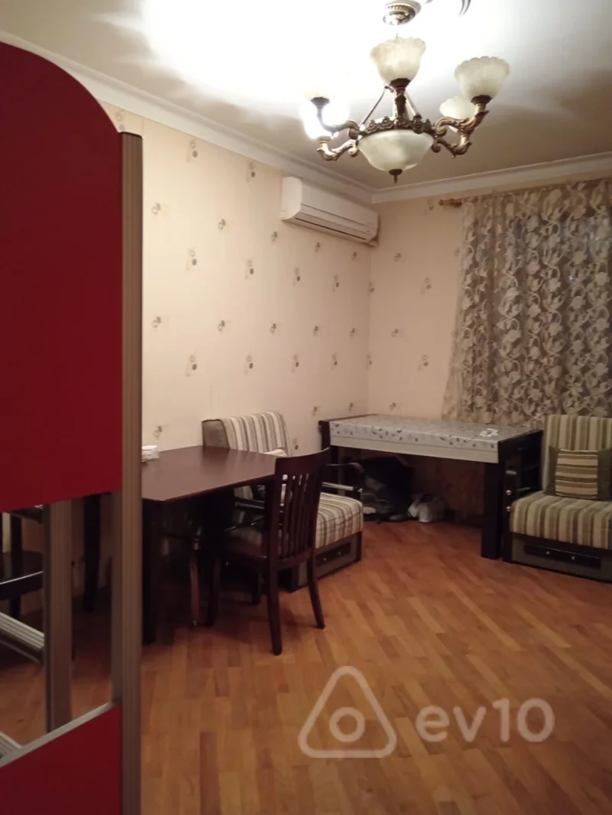 Kirayə verilir 2 otaqlı köhnə tikili 45 m²