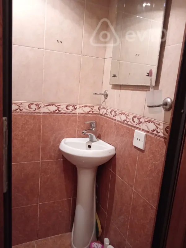 Kirayə verilir 2 otaqlı köhnə tikili 45 m²